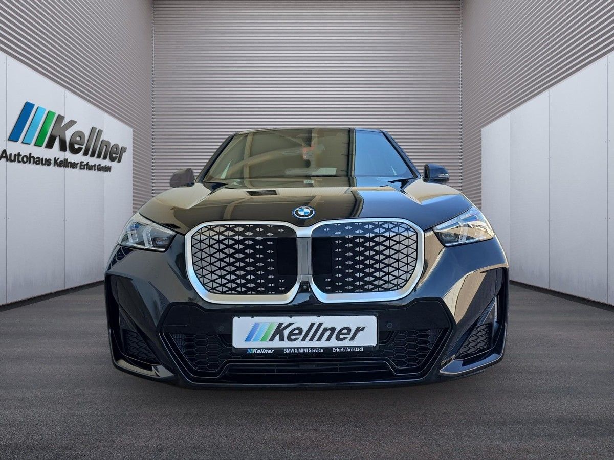 BMW iX1  xDrive30 M-Sportp.+HUD+adapt.LED+ACC+360°+ imagem 3