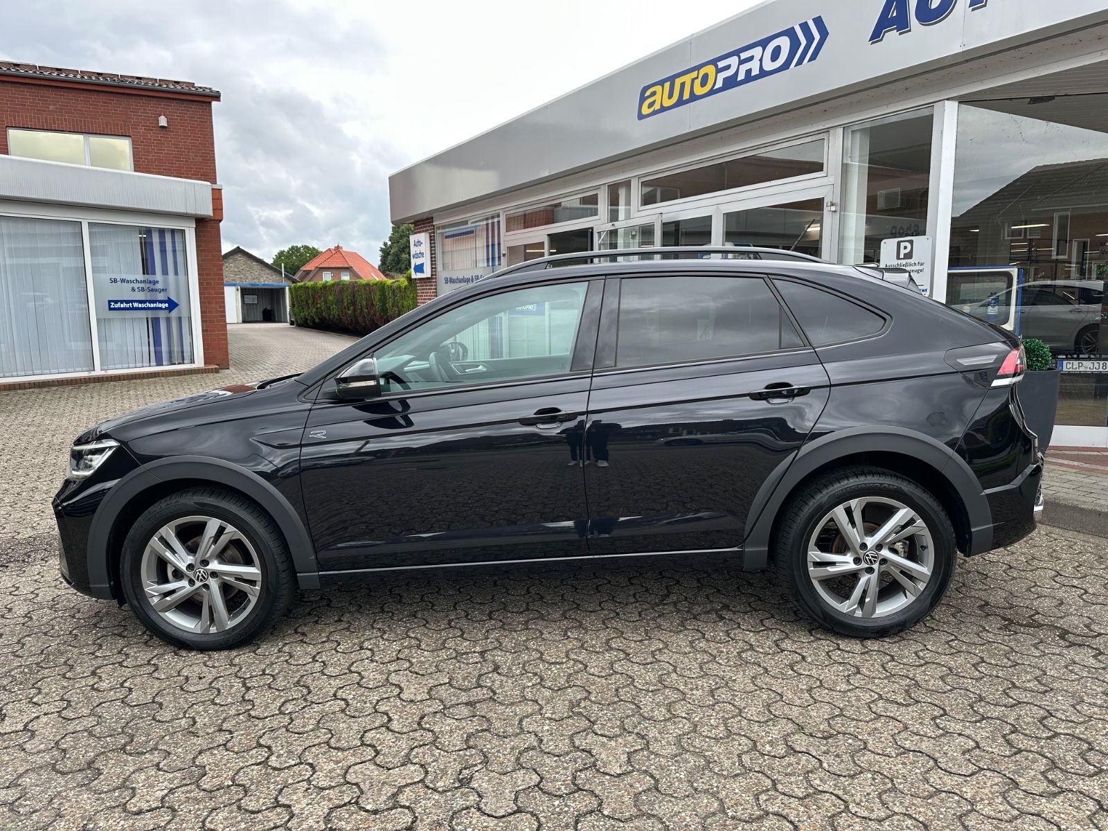 Fahrzeugabbildung Volkswagen Taigo 1.0 TSI R-Line DSG ACC/Matrix/IQ/Shzg./17"