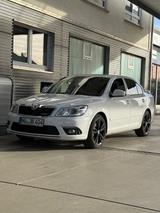 Skoda Octavia 2.0 TDI DSG RS RS - Skoda Octavia aus 2009: RS