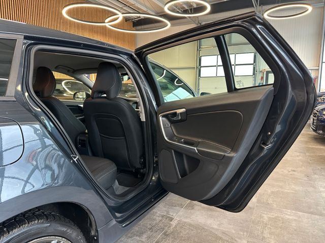 Volvo V60 Kombi Linje Business *Navi*Klima*AHK*Xenon*