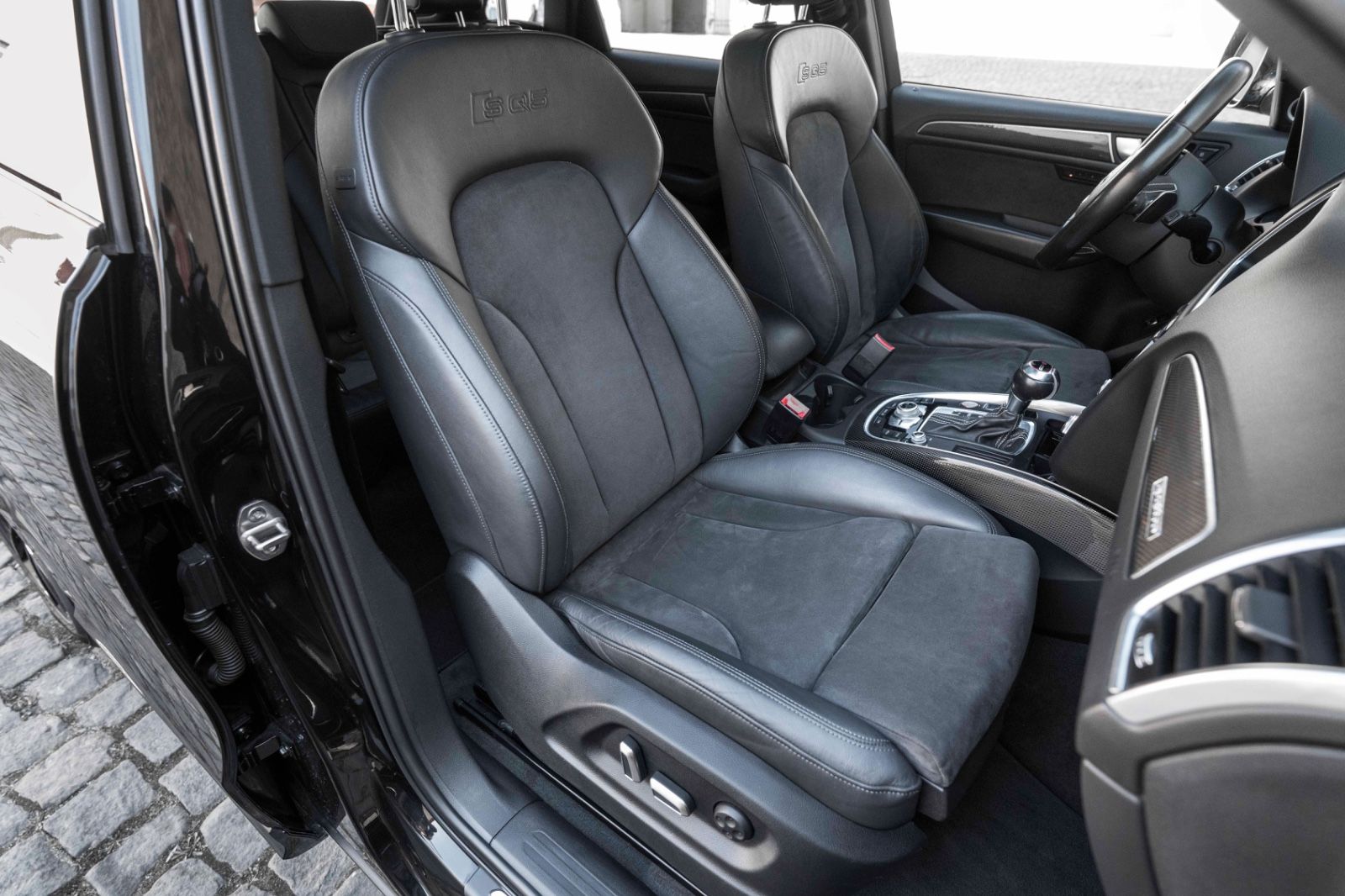 Fahrzeugabbildung Audi SQ5 3.0TFSI QUATTRO B&O BIXENON KAM NAV ALC PANO