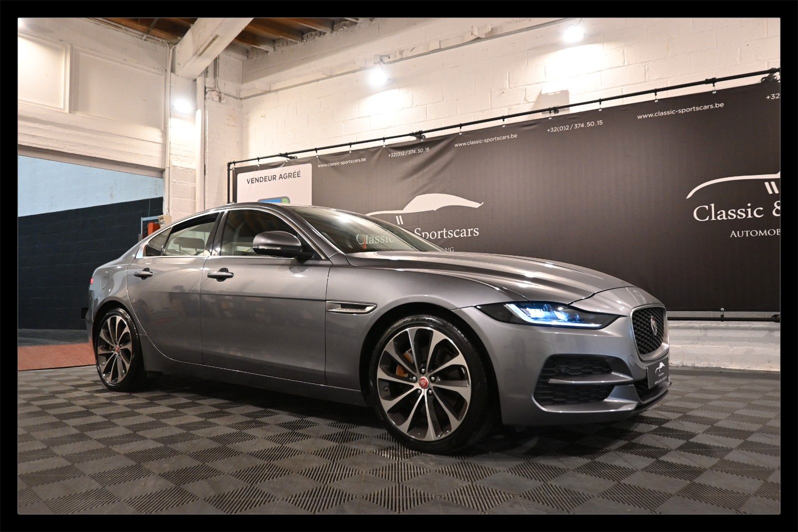 JAGUAR XE