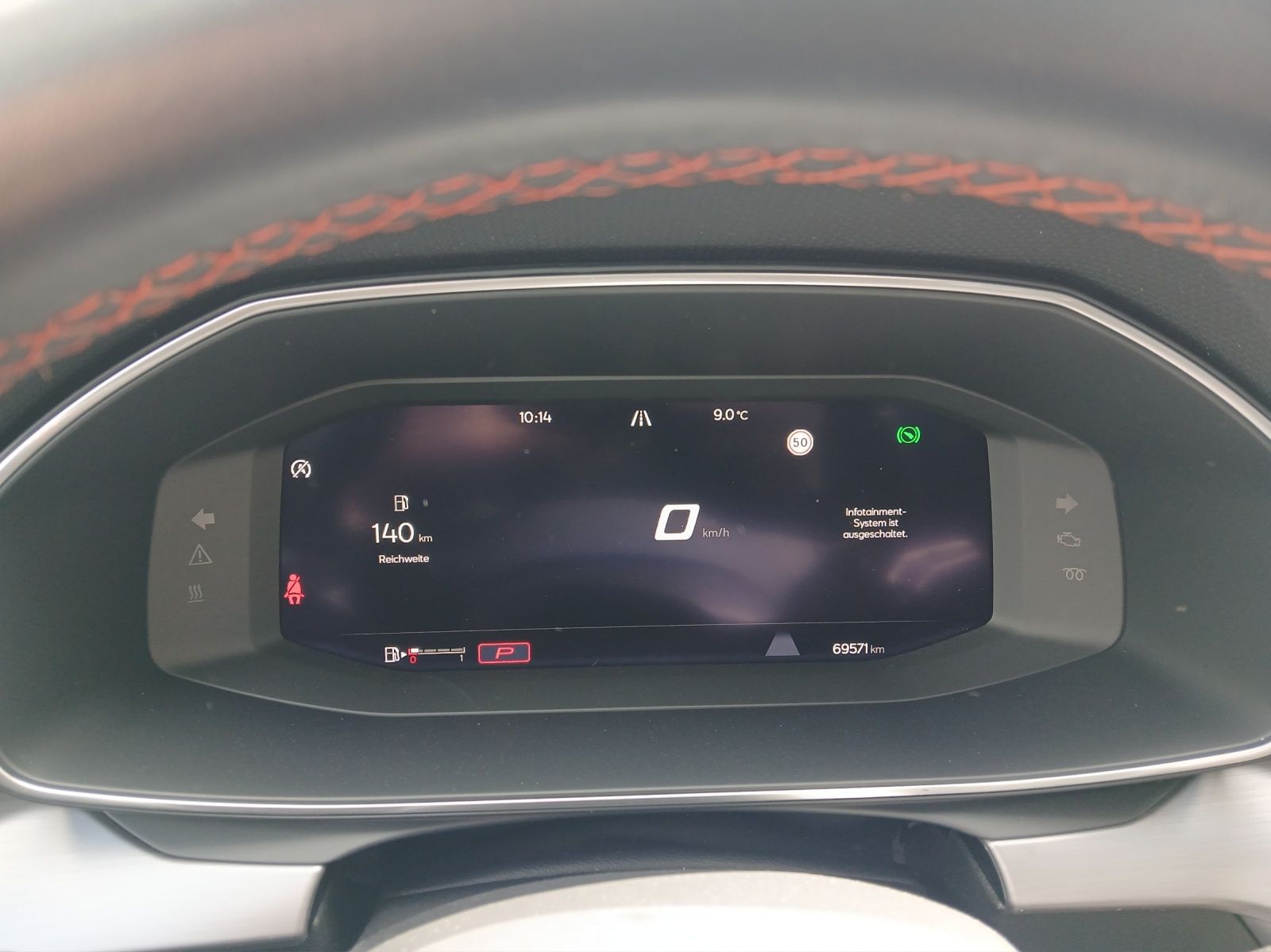 Fahrzeugabbildung SEAT Leon eTSI FR DSG STH LED Navi ACC RFK SH LM
