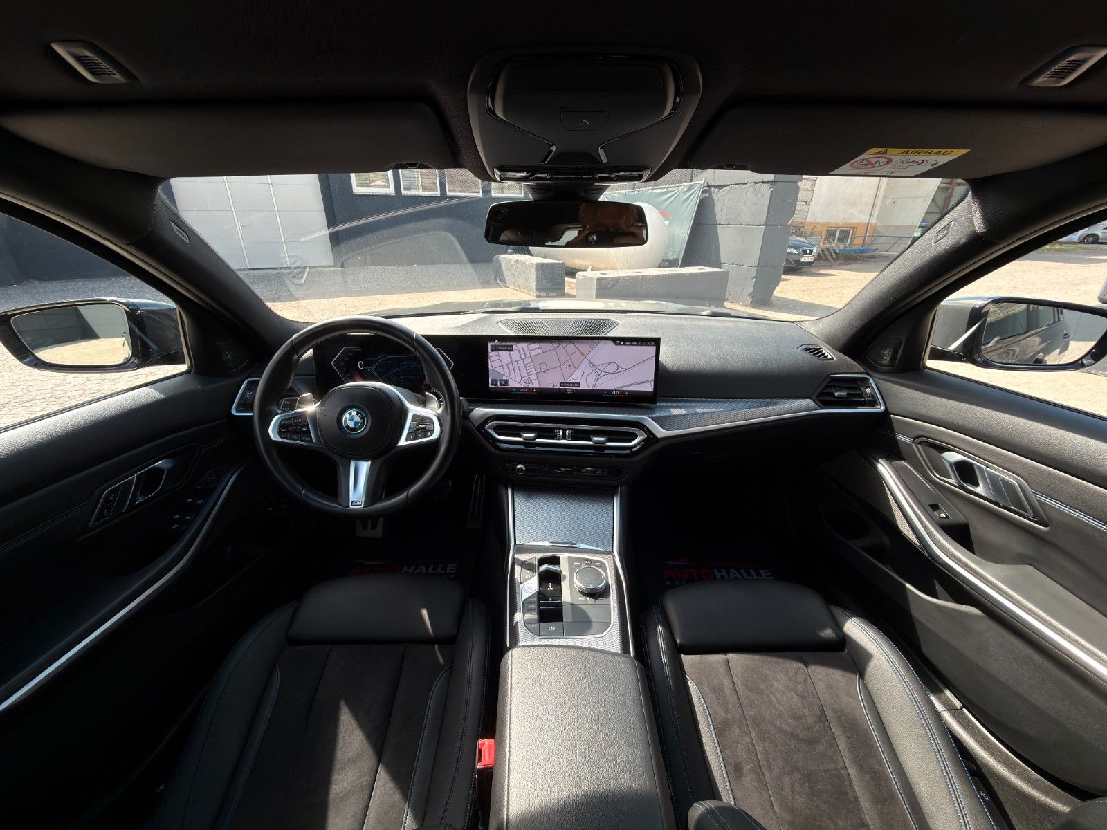 Fahrzeugabbildung BMW 330e Touring M Sport Alcan. Anthra. LC+ AHK H&K