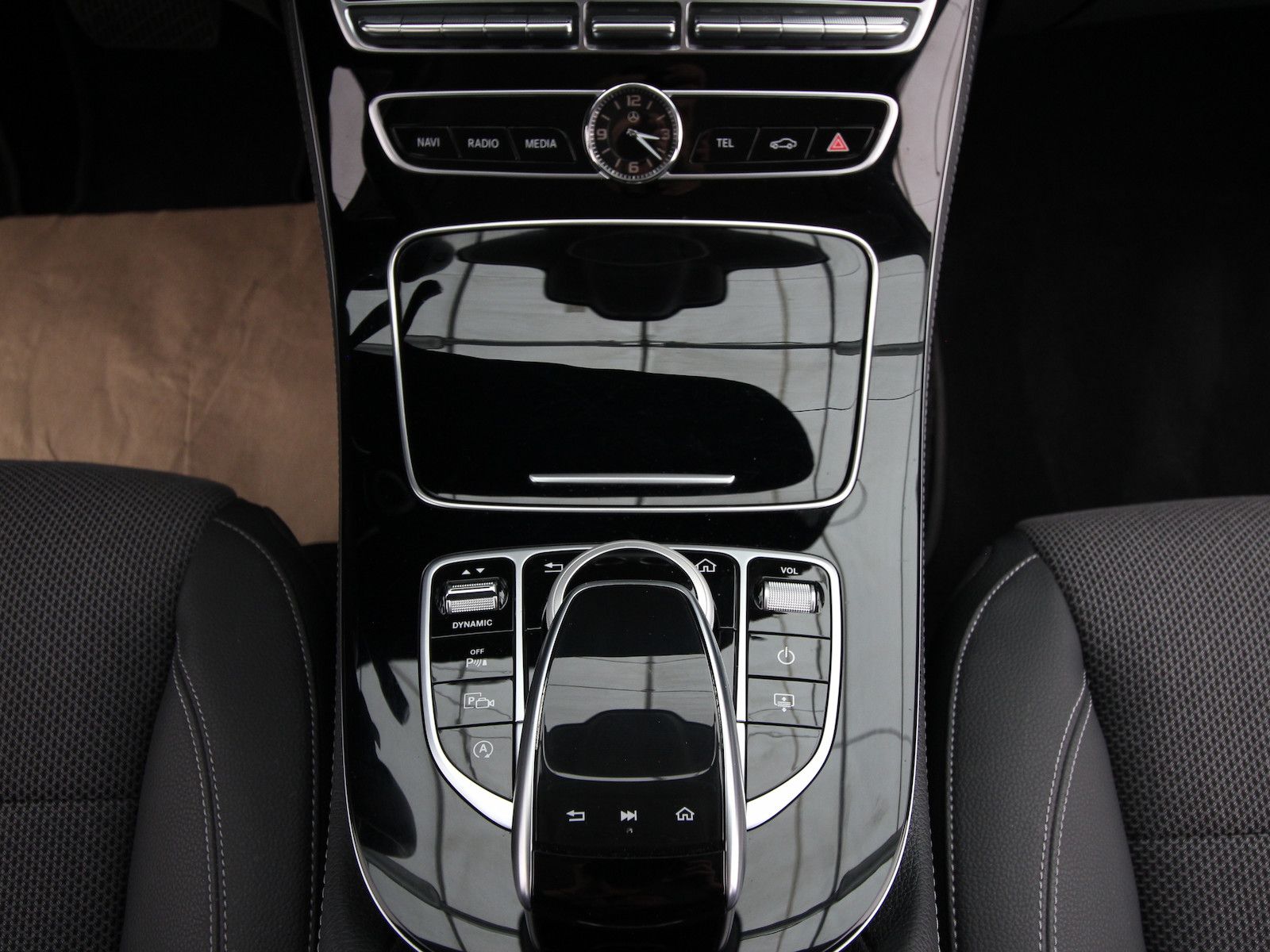 Mercedes-Benz E 220 d Avantgarde NAVI+LED+KAMERA+STANDHEIZUNG foto 21
