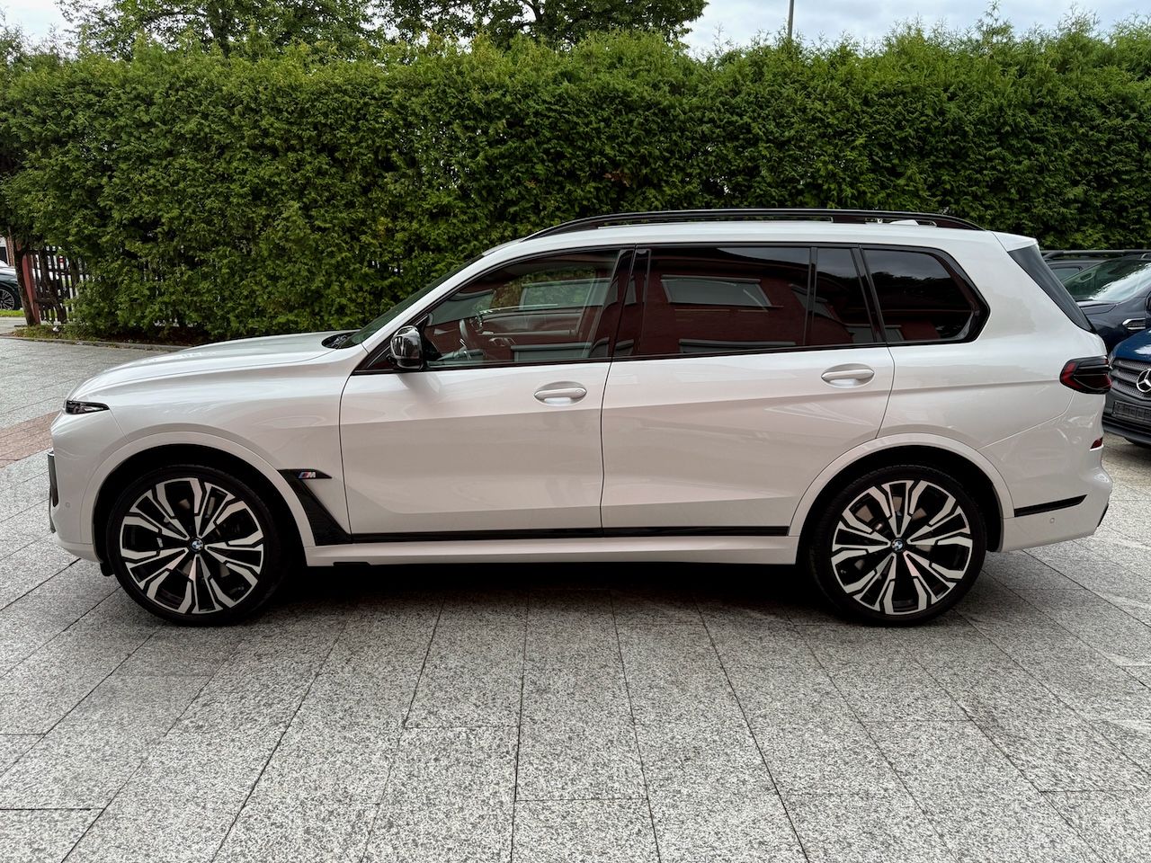 BMW X7 M60i *Sky Lounge*Carbonpaket*23 Zoll*7-Sitzer