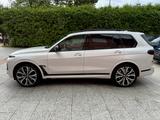 BMW X7 M60i *Sky Lounge*Carbonpaket*23 Zoll*7-Sitzer - BMW X7 M60 in München