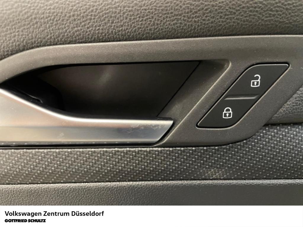 Volkswagen Golf R -Line 1.5 eTSI DSG Kamera LED Carplay