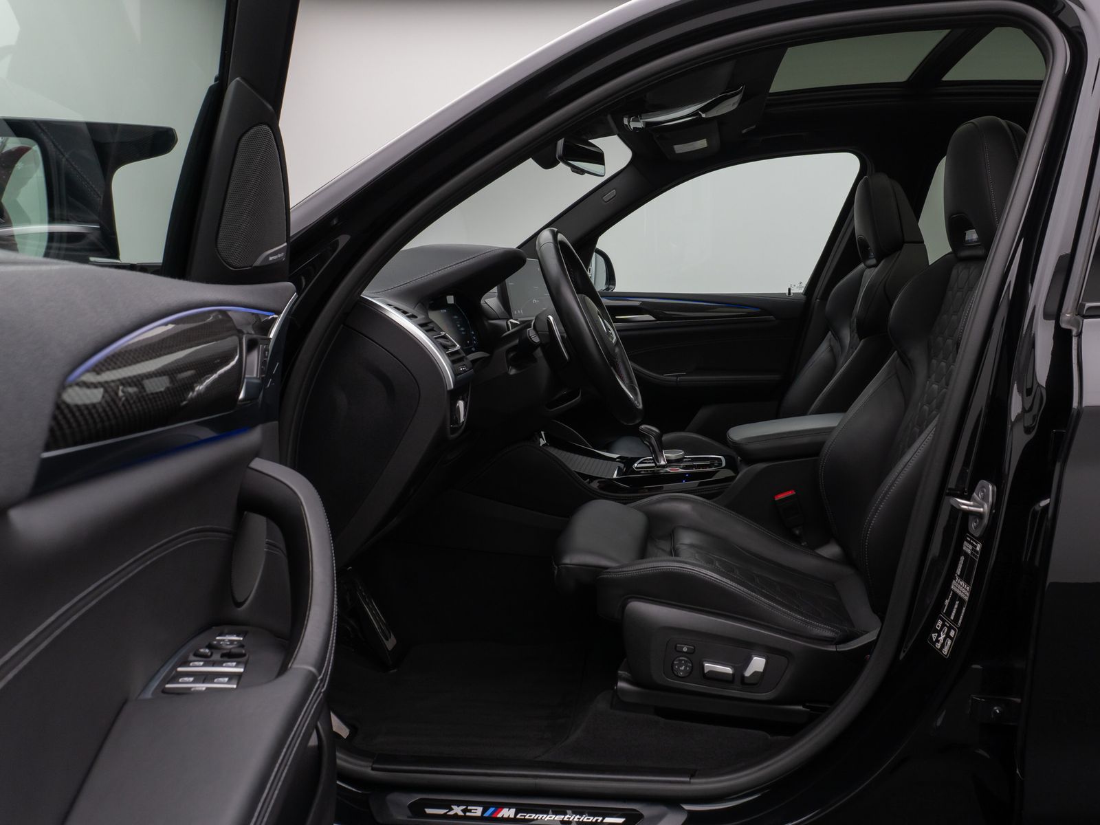 Fahrzeugabbildung BMW X3 M Competition Panorama Laser 360° HUD H/K AHK