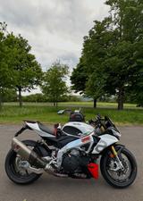 Aprilia TUONO V4 EURO5 1100 Akrapovic MIA Garantie tief - MOTORRAD EU