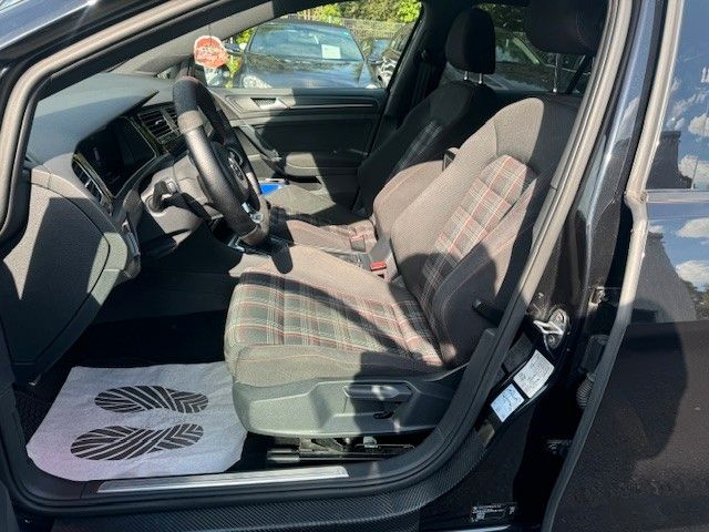 Fahrzeugabbildung Volkswagen Golf VII Lim. GTI Performance LED VIRTUELL