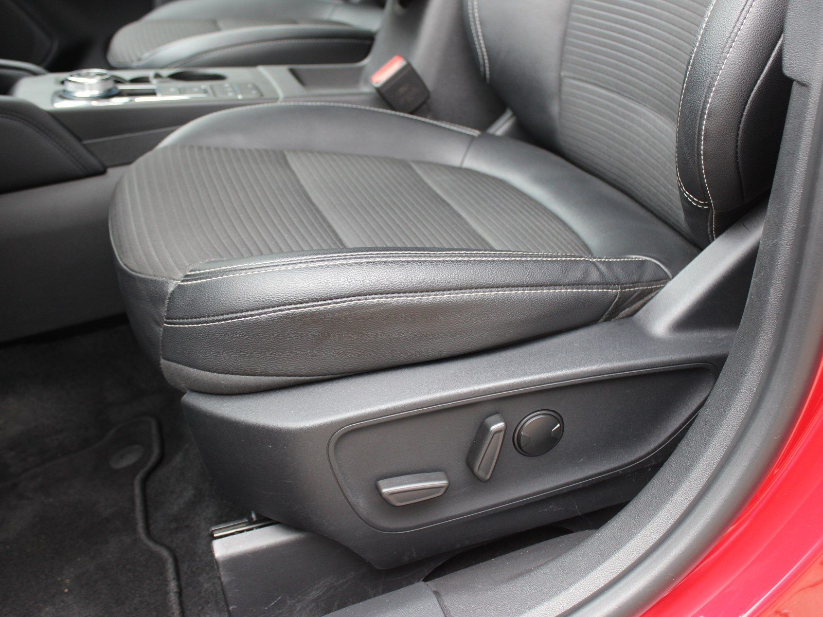 Fahrzeugabbildung Ford Kuga Plug-In Hybrid Titanium X 2,5 Duratec