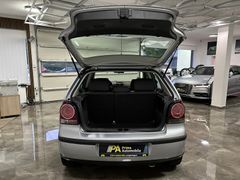 Fahrzeugabbildung Volkswagen Polo IV 1.2 Tour Klimaanlage Sitzheizung PDC