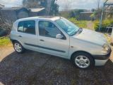 Renault Clio 2 1.2 l 16v Benziner frischer... - gebrauchte Renault Clio aus dem Jahr 2001