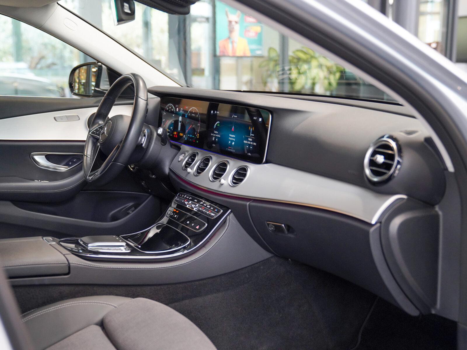 Mercedes-Benz E-Class d T AVANTGARDE CarPlay Kamera Spur Totwink, миниатюра 7