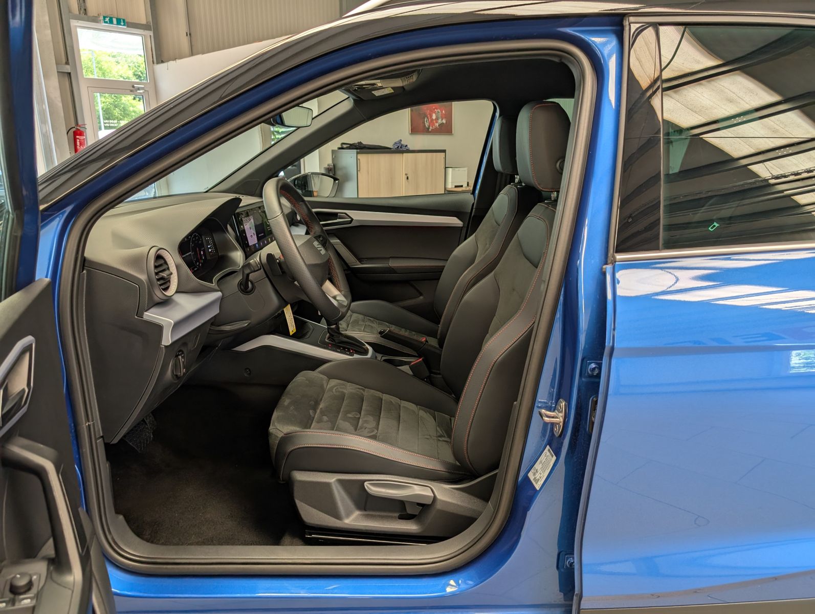 Fahrzeugabbildung SEAT Arona 1.0 TSI FR DSG LED Dinamica ACC AHK Kamera