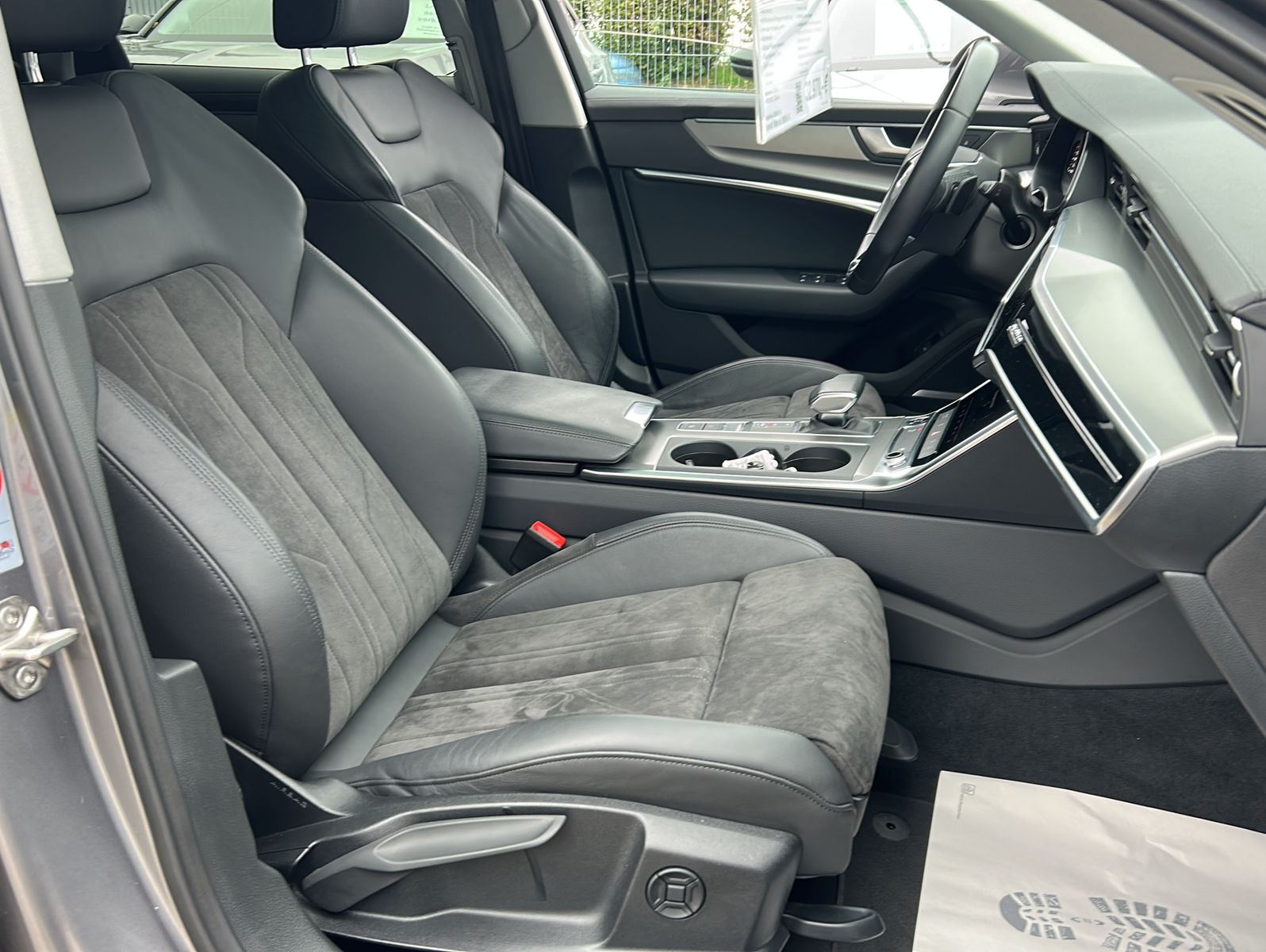 Fahrzeugabbildung Audi A6 Avant 50 TDI quattro