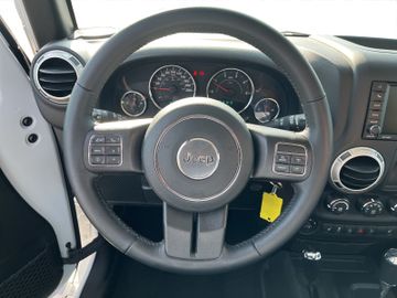 Jeep Wrangler 2.8 CRD Sahara AHK+SHZ+LM+Leder+Tempoma