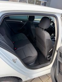 Volkswagen Golf - 9