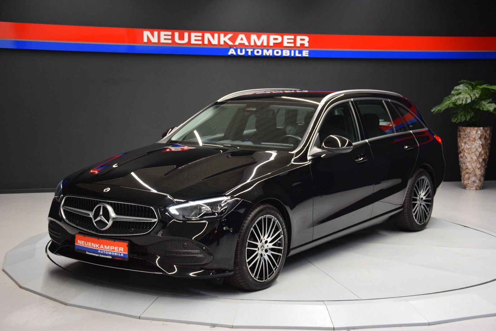 Fahrzeugabbildung Mercedes-Benz C 180 T-Modell Avantgarde MBUX Ambiente Kamera