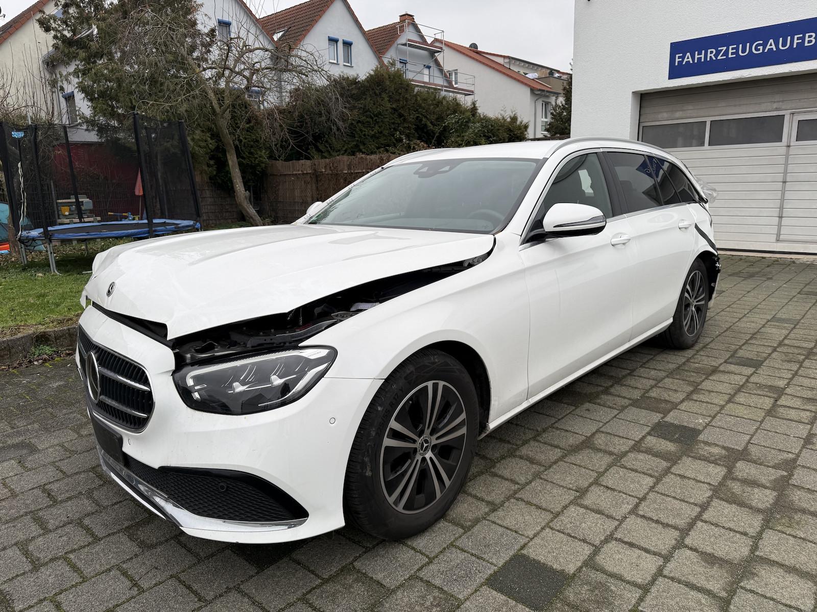 Mercedes-Benz E 220 d 4MATIC T-Modell 9G AVANTGARDE MBUX LED K