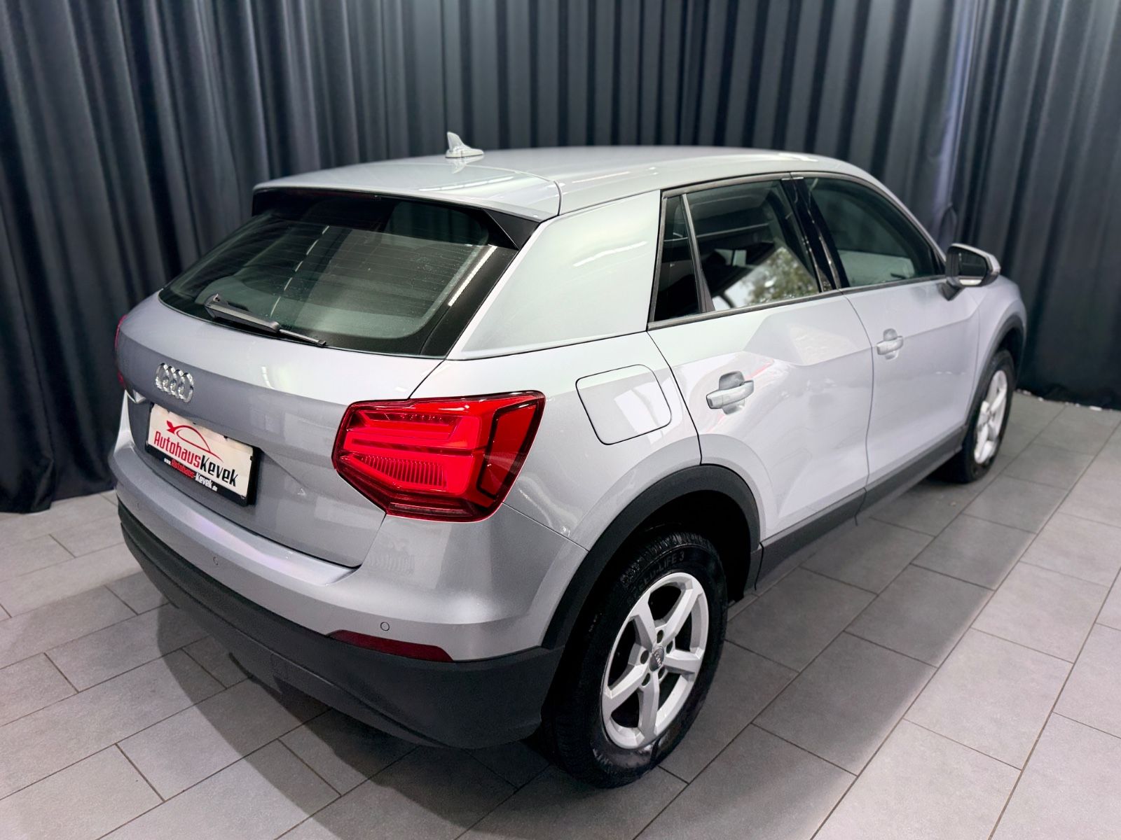 Fahrzeugabbildung Audi Q2 basis ultra|S-TRONIC|NAVI|PDC|LED LICHT|