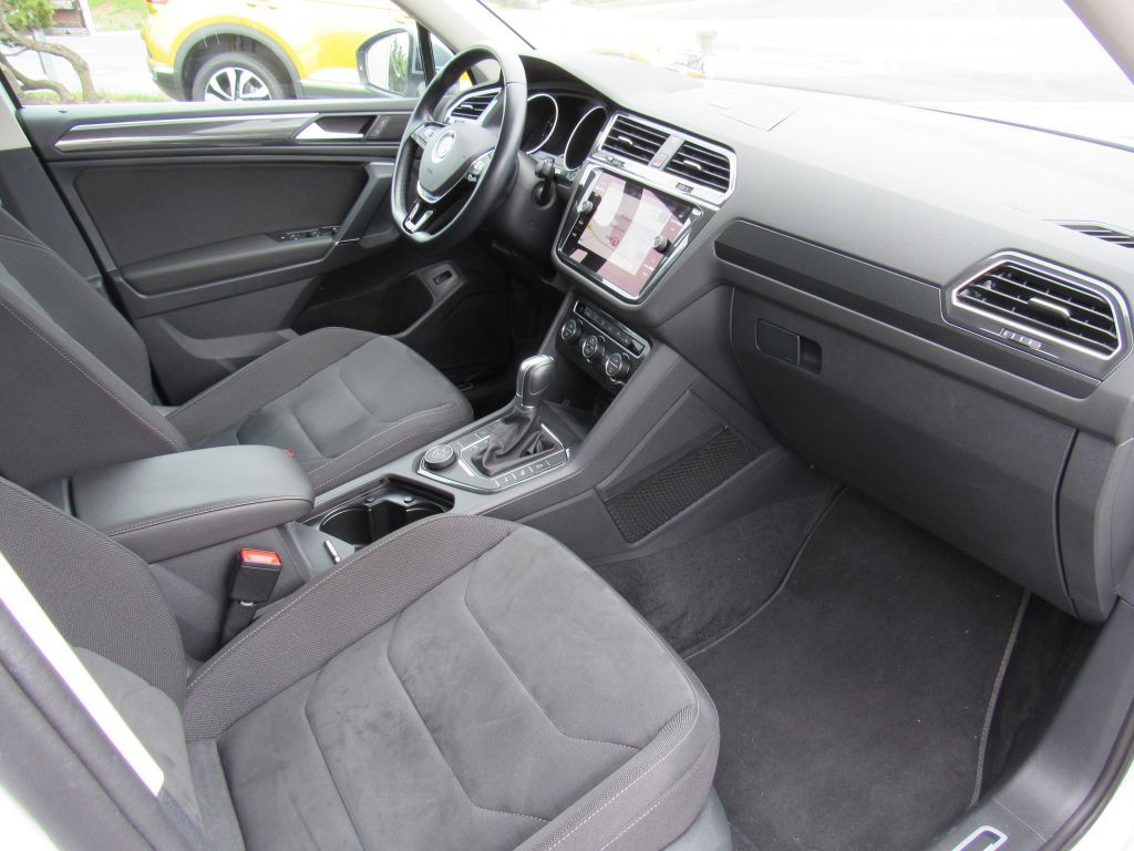 Fahrzeugabbildung Volkswagen Tiguan Allspace 2.0 TSI 4M DSG Highline, R-Line
