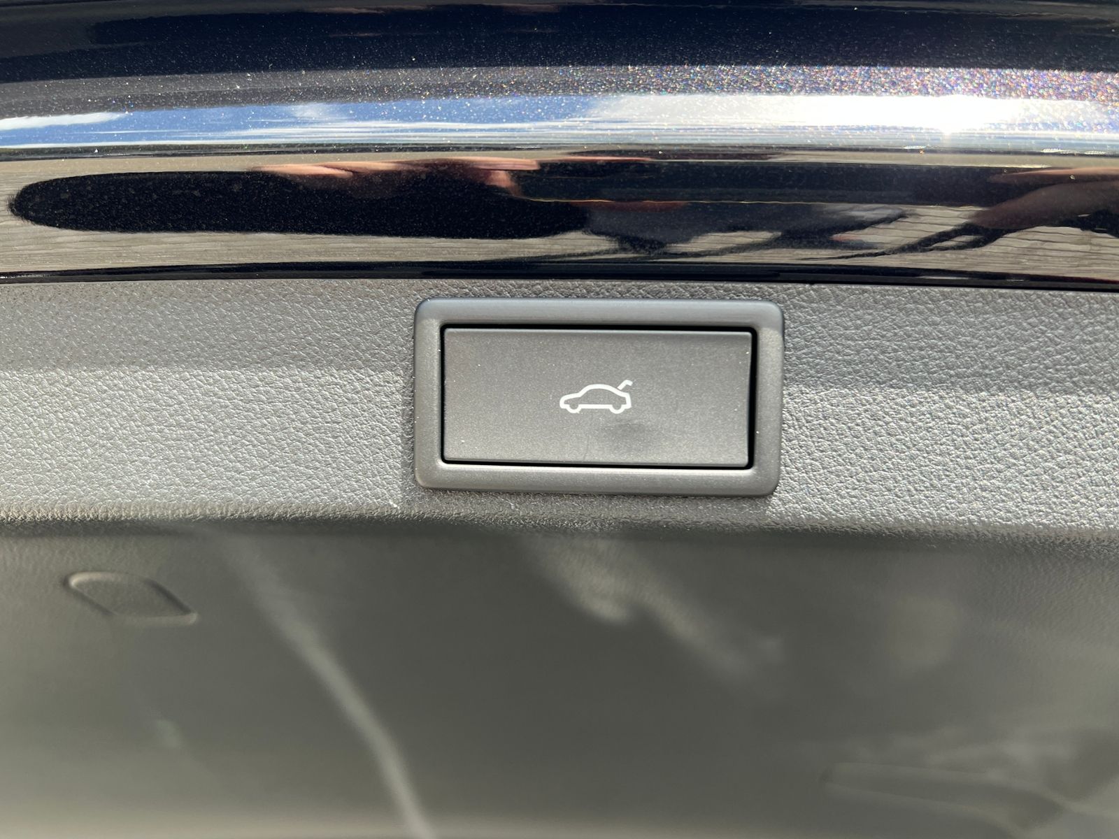 Fahrzeugabbildung SKODA Octavia Combi TOUR 2.0 TDI DSG *AHK, Travel Assi