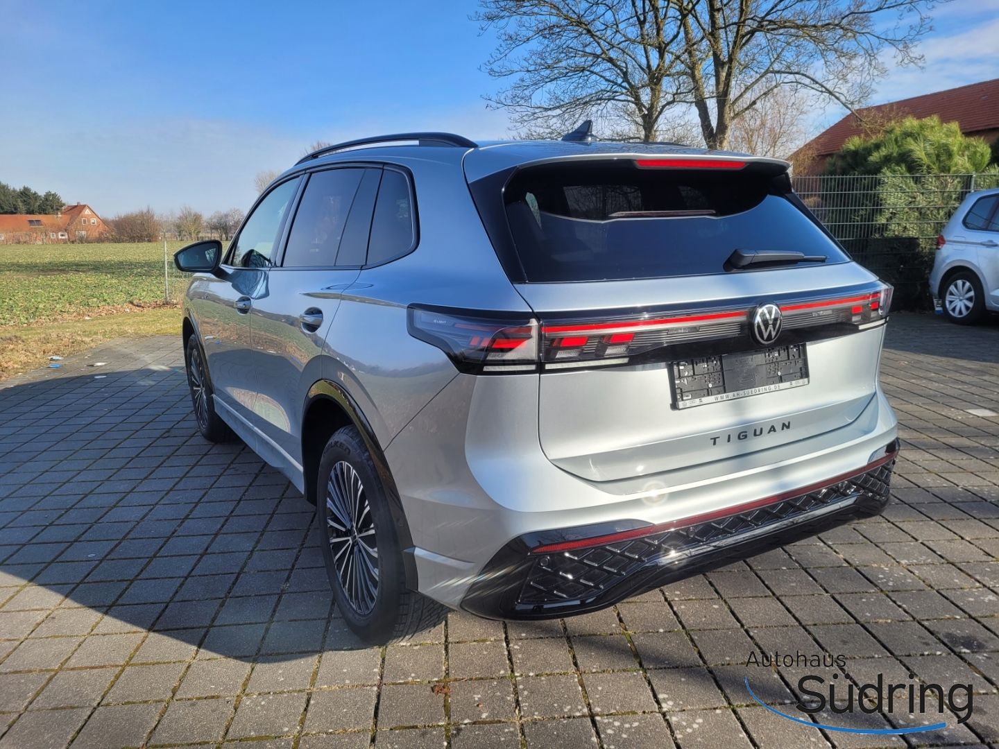 Tiguan 2,0 R-Line TSI DSG 4Motion HUD AHK Matrix