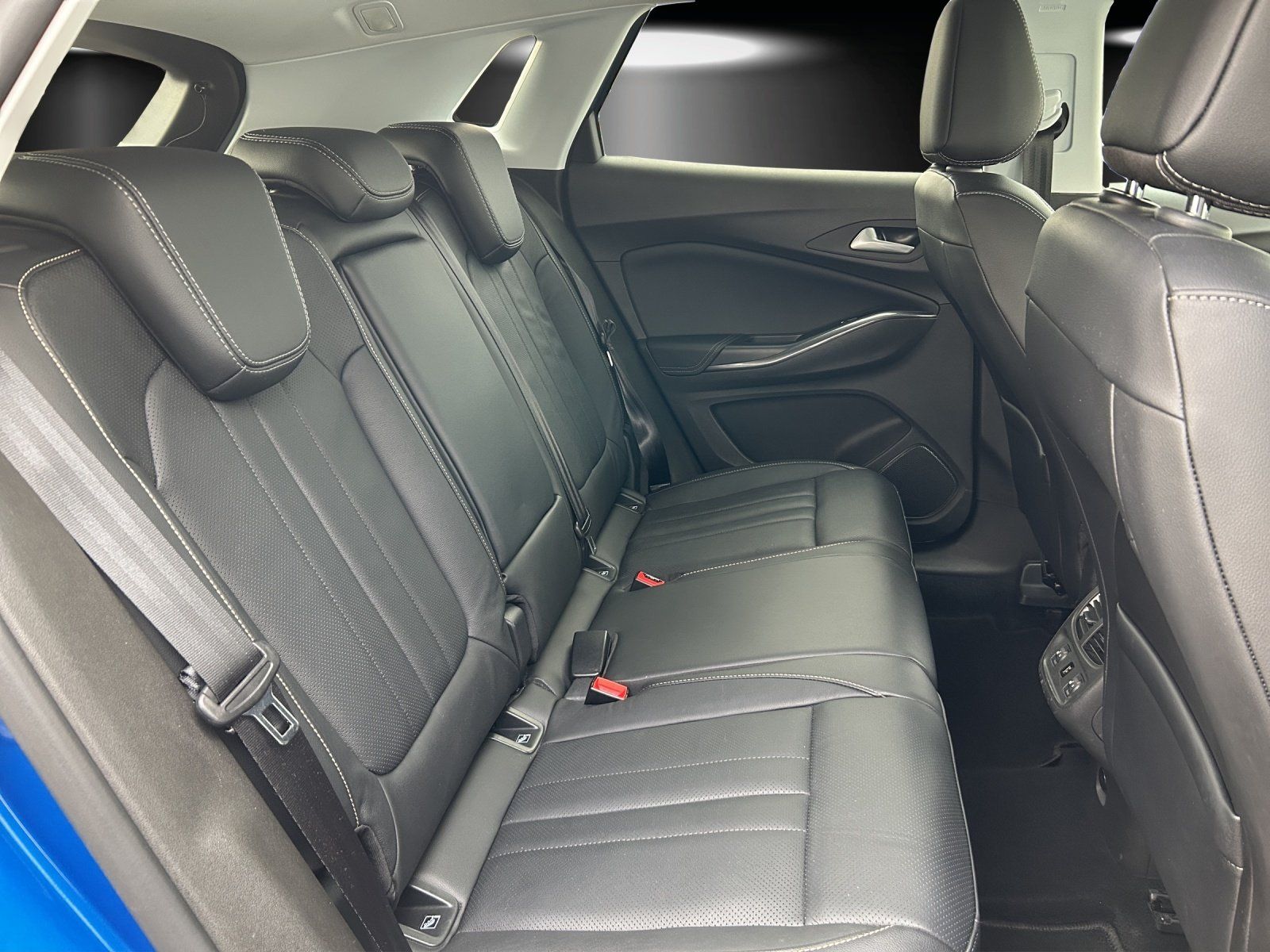 Fahrzeugabbildung Opel Grandland 1.5 D Ultimate Aut./LED/AHK/360°KAM/