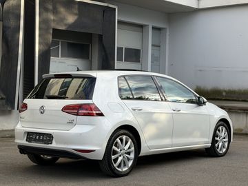 Volkswagen Golf - 6