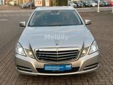 Mercedes-Benz E 220 CDI BlueEFFICIENCY ELEGANCE - Mercedes-Benz E 220: Cdi Elegance