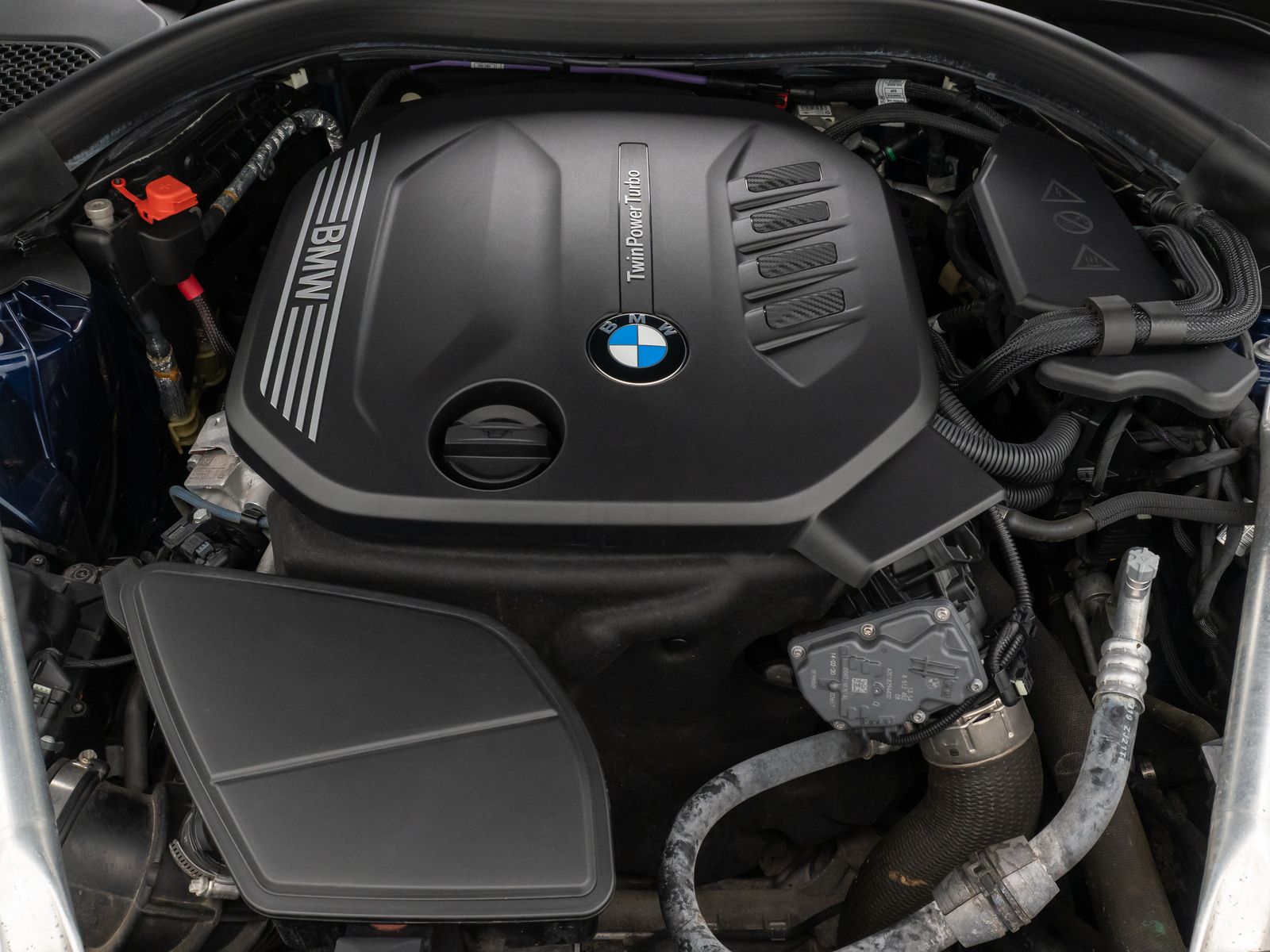 Fahrzeugabbildung BMW 520d xD HUD Kamera HiFi Alarm AHK FernlichtAssis