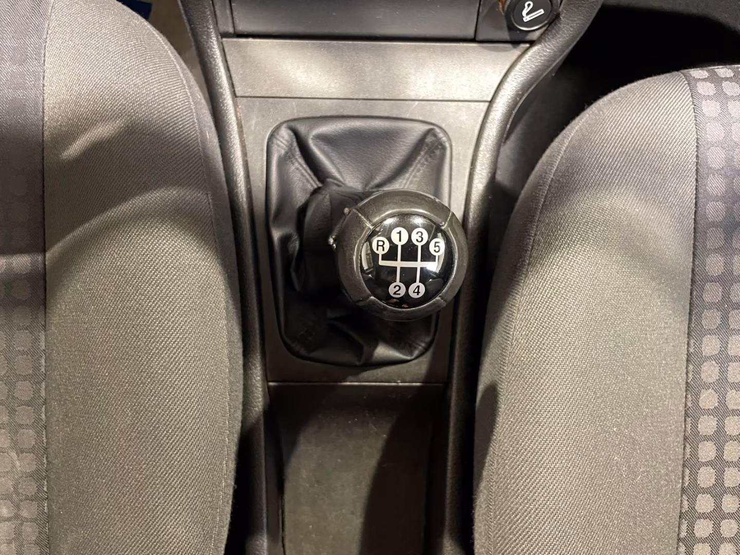 Opel Astra 2009 — photo 12
