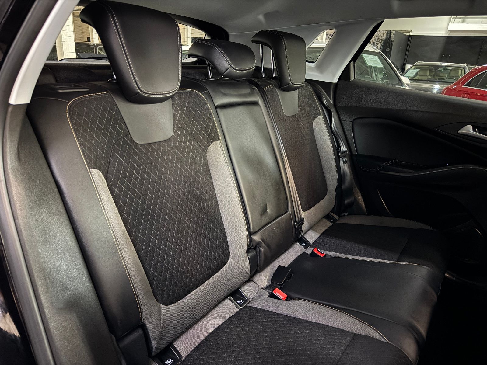 Fahrzeugabbildung Opel Grandland (X) SPORTPAKET & DESIGN LINE AHK LED+