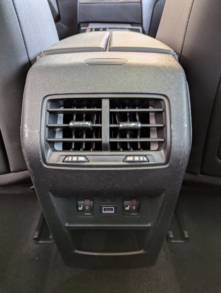 OPEL Astra 1.2 Ultimate Leder-Nappa Sitzlüft AHK Pano - Image 27