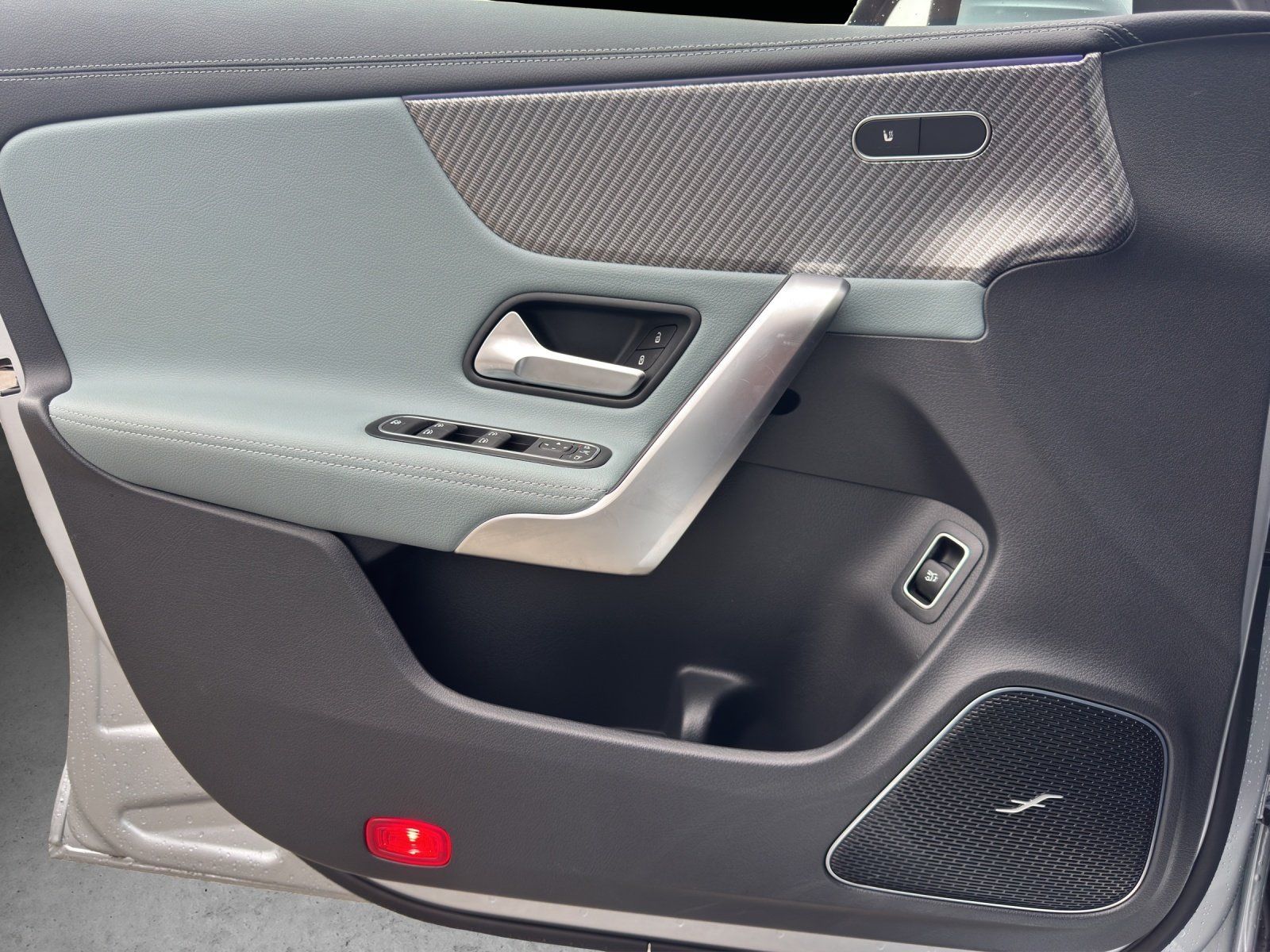 Fahrzeugabbildung Mercedes-Benz CLA200 SB Advanc+ DISTRO Burme AHK KeyGo DWA LED