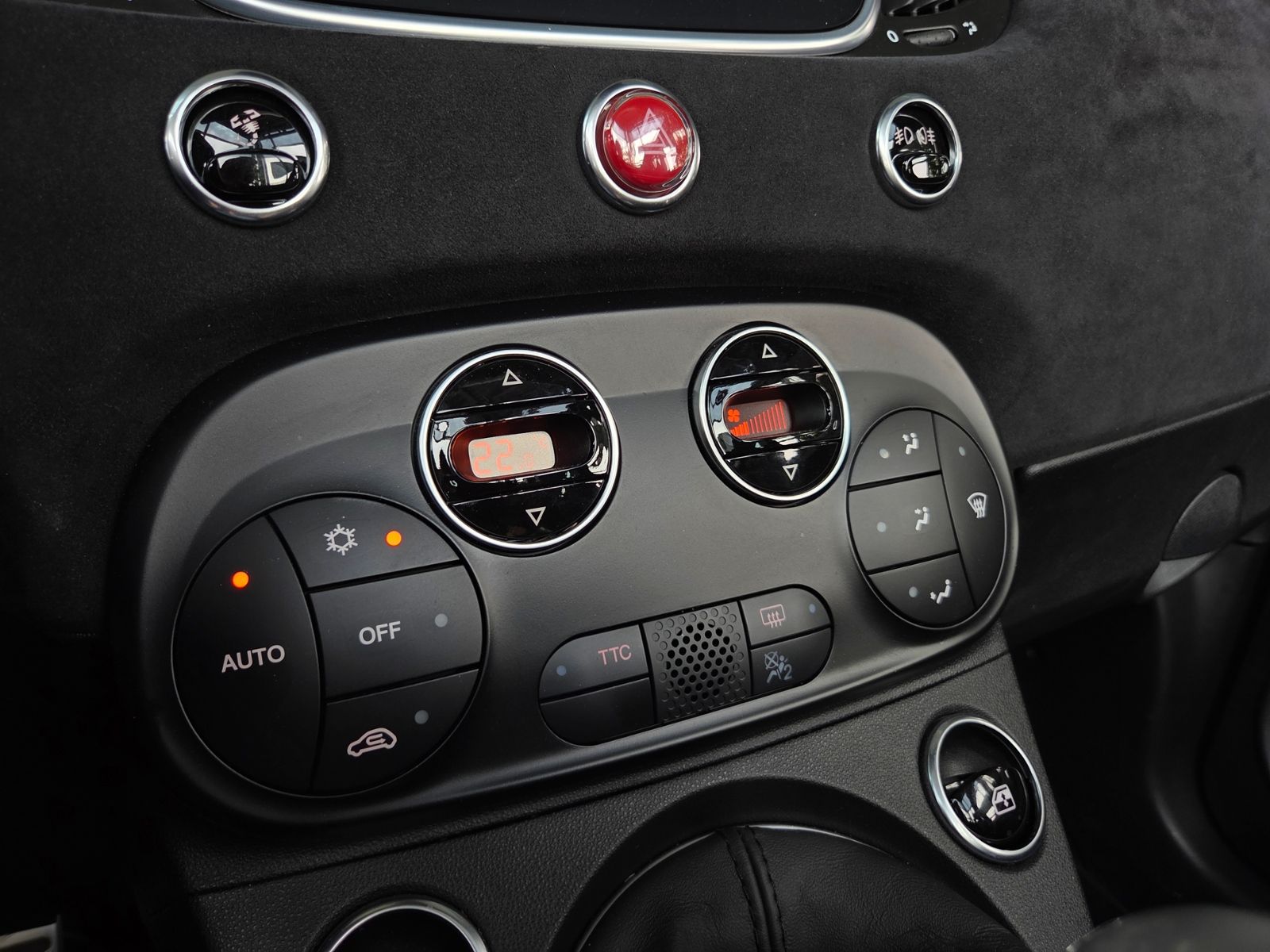 Fahrzeugabbildung Abarth 595C Competizione NAVI CarPlay