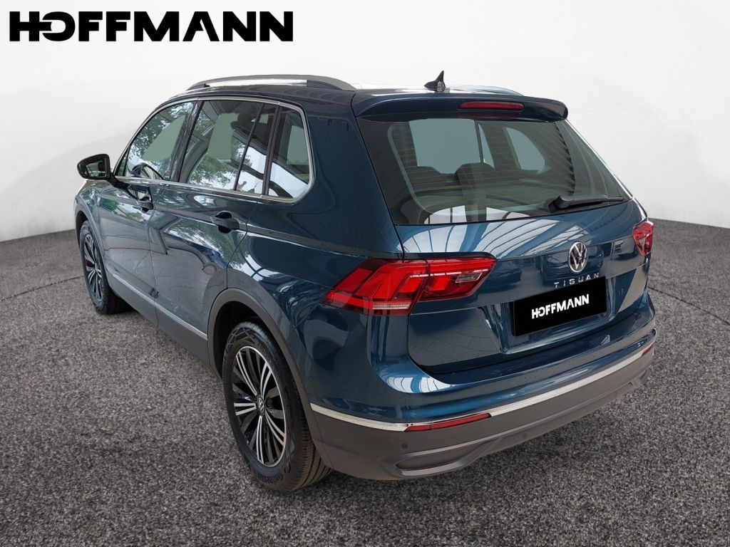 Fahrzeugabbildung Volkswagen Tiguan 1.5 TSI DSG Life Digital Cockpit Panorama