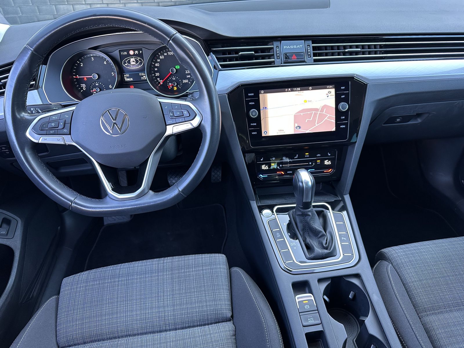 Fahrzeugabbildung Volkswagen Passat Variant Business NAV+LED+CARPLAY+KAMERA