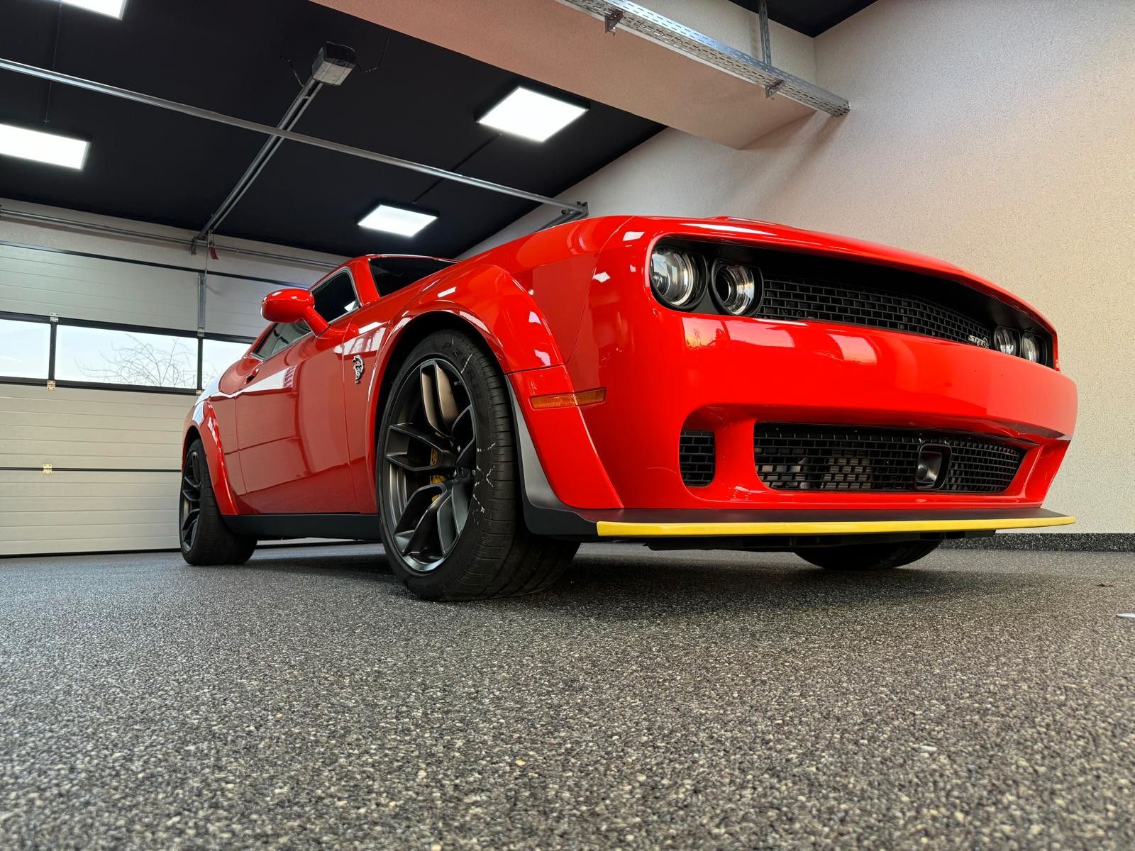 Fahrzeugabbildung Dodge SRT HELLCAT JAILBREAK -LAST CALL-YELLOW CALIPERS