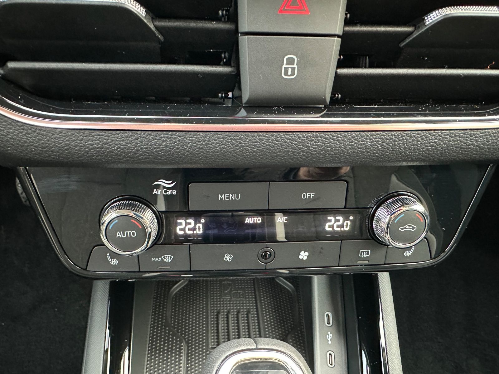 Fahrzeugabbildung SKODA Kamiq 1.0 TSI Selection DSG ACC/LED/PDC/eHeck