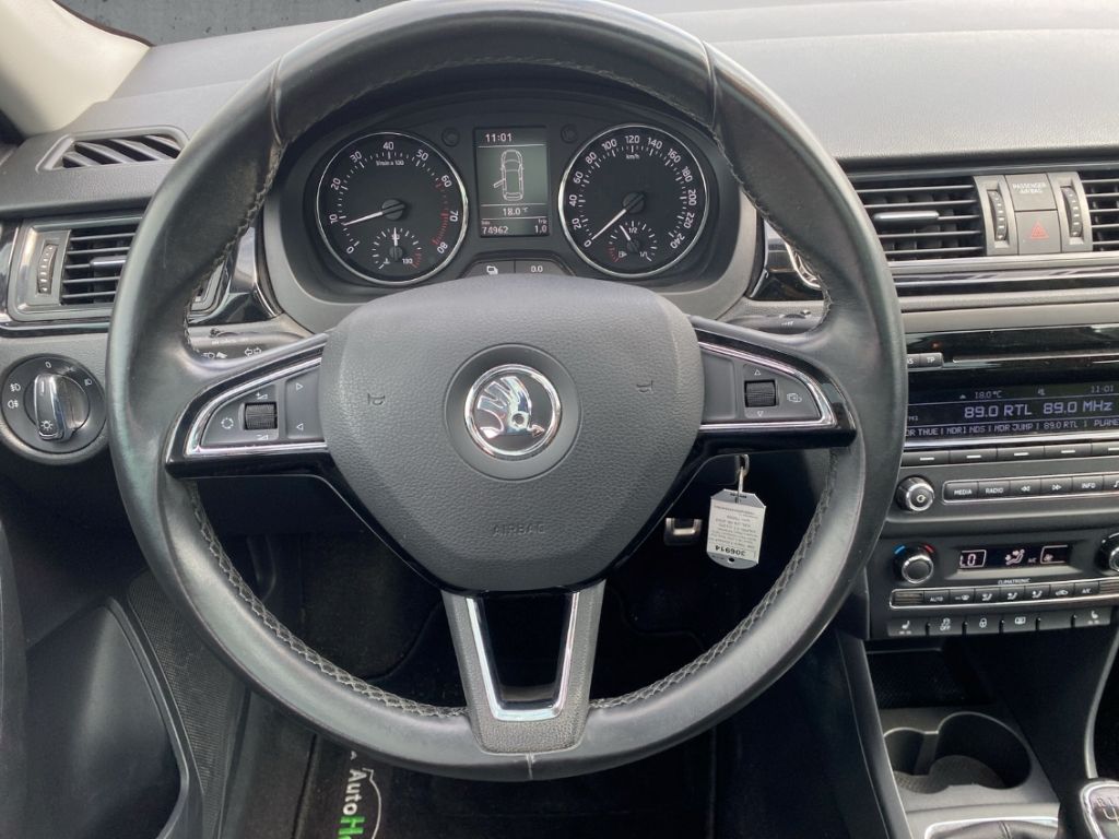 Fahrzeugabbildung SKODA Rapid SB 1.2TSI Style Plus BiXen Pano Klimaauto