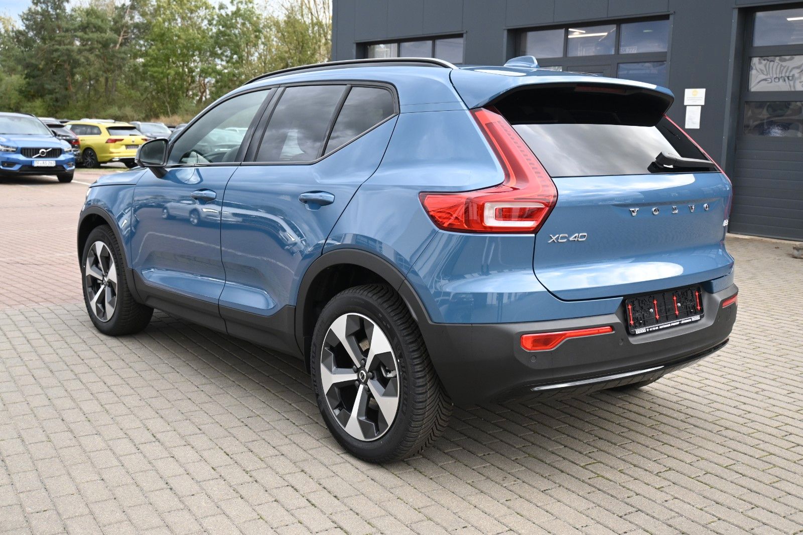Fahrzeugabbildung Volvo XC40 B3 DSG Plus Dark*360°*ACC*AHK*Allwetter