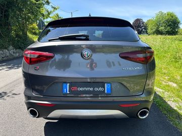 Alfa-Romeo Stelvio - 7