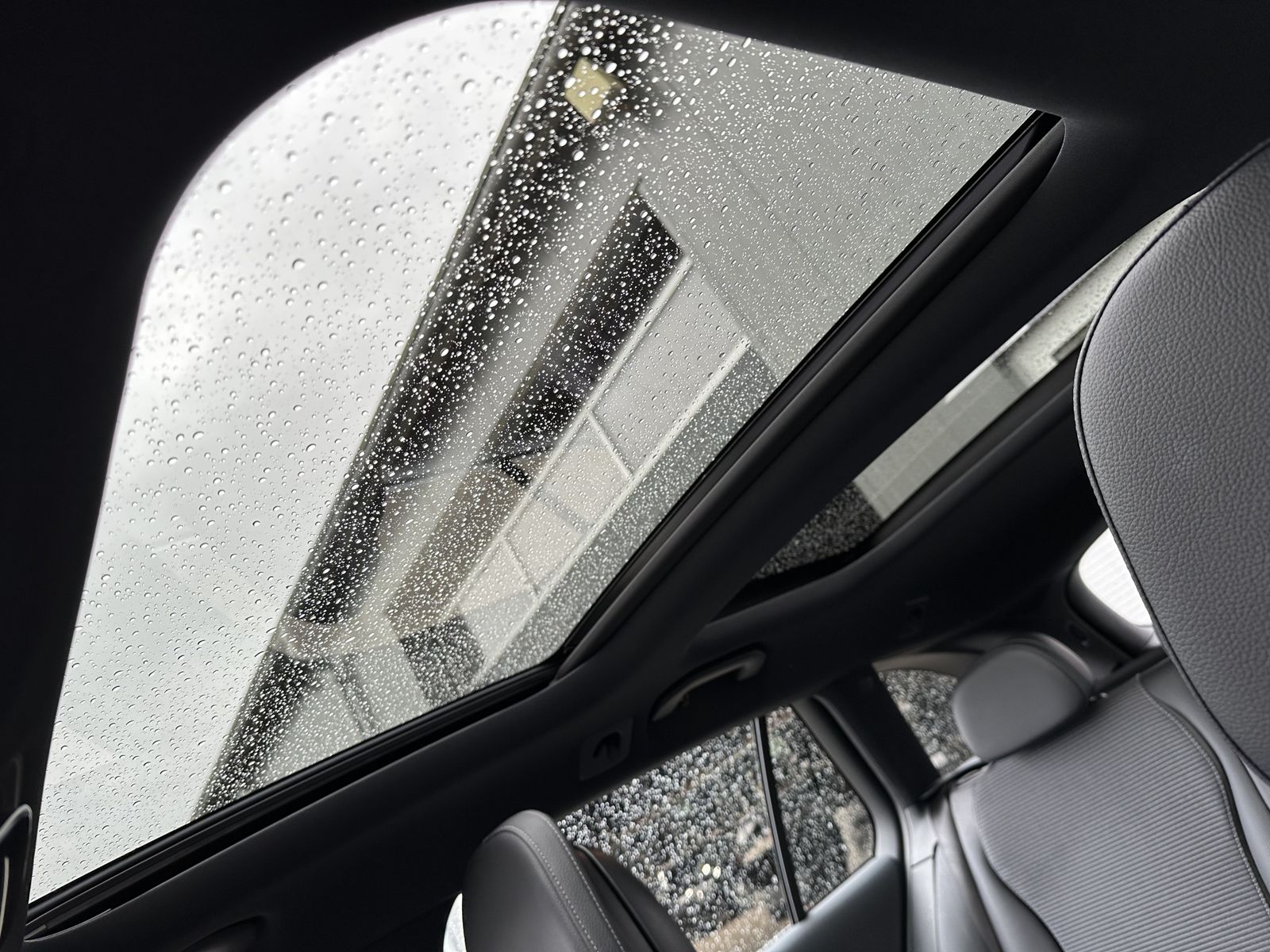 Fahrzeugabbildung Mercedes-Benz C 220d T Avantgarde NAV+LED+AHK+KAM+PANO+V-COCK