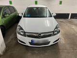 Opel Astra mit Anhängerkupplung - Opel Astra: Anhängerkupplung