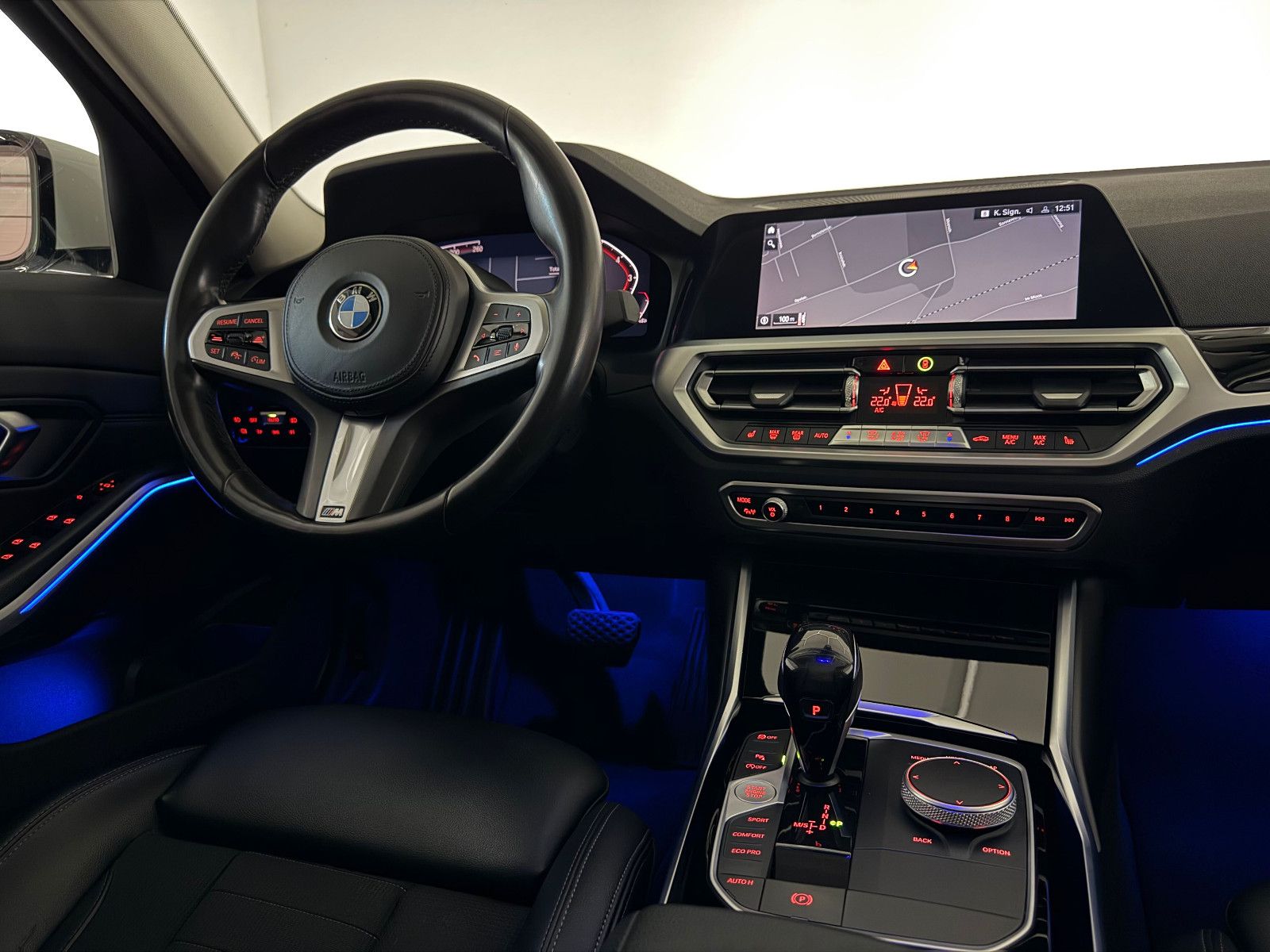 Fahrzeugabbildung BMW 320 i SPORT LINE/LED/DAB/KAMERA/VRTL COCKPIT/ACC
