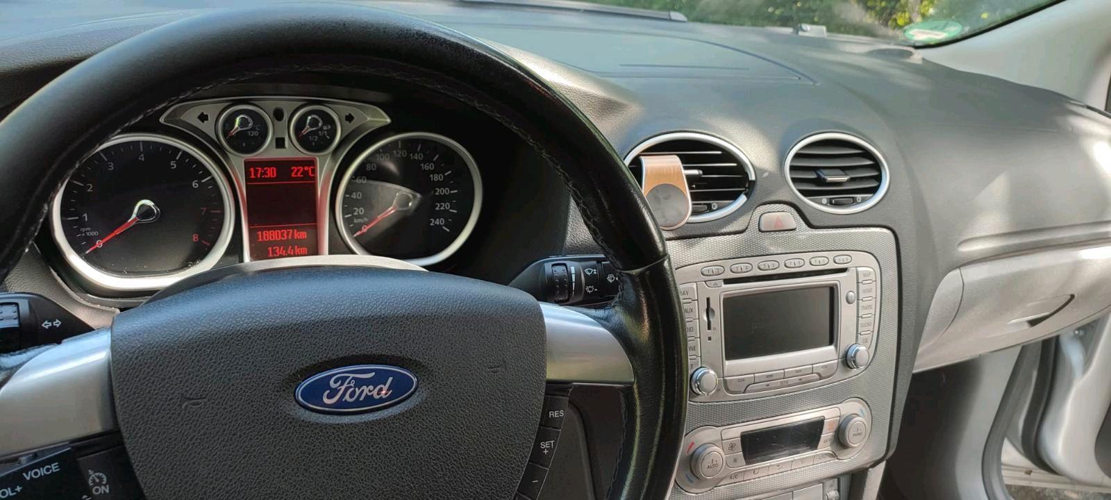 Ford Focus 2010 — photo 5