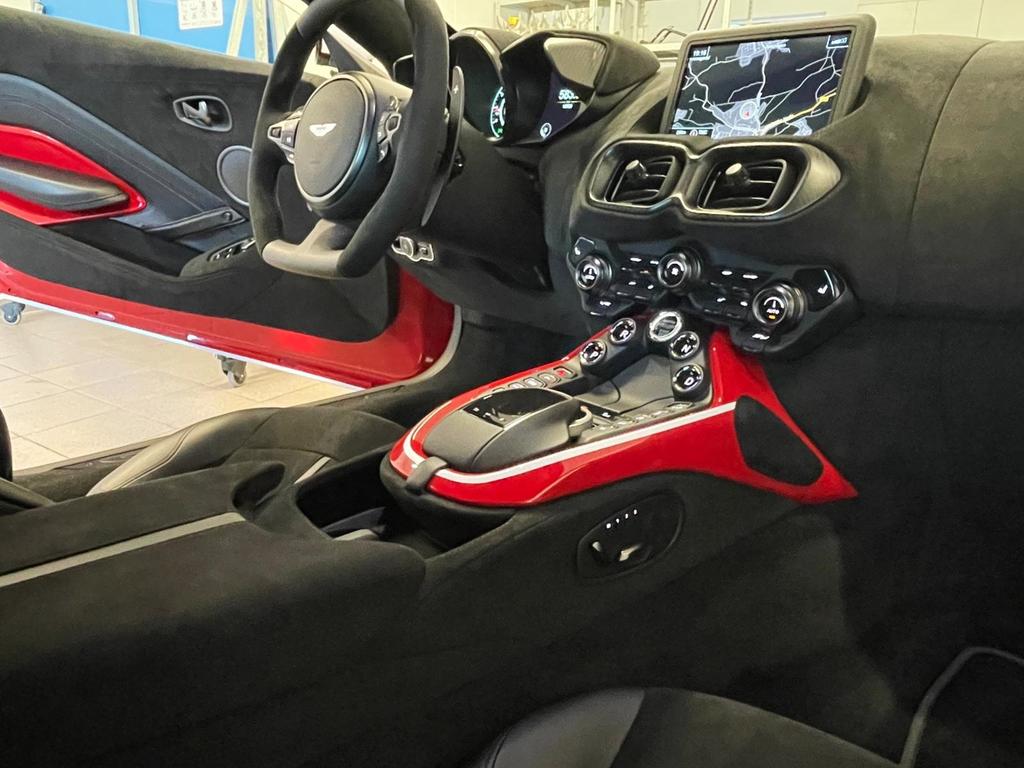 Aston Martin V8 Vantage